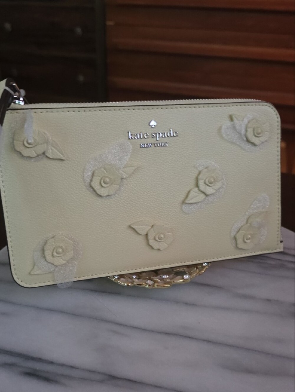Kate Spade NWT Butter Yellow Floral Appliqué Zip Wristlet 💛 - Picture 12 of 15